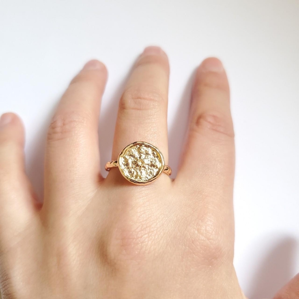 NWOT Gold Compass Ring - Picture 5 of 10